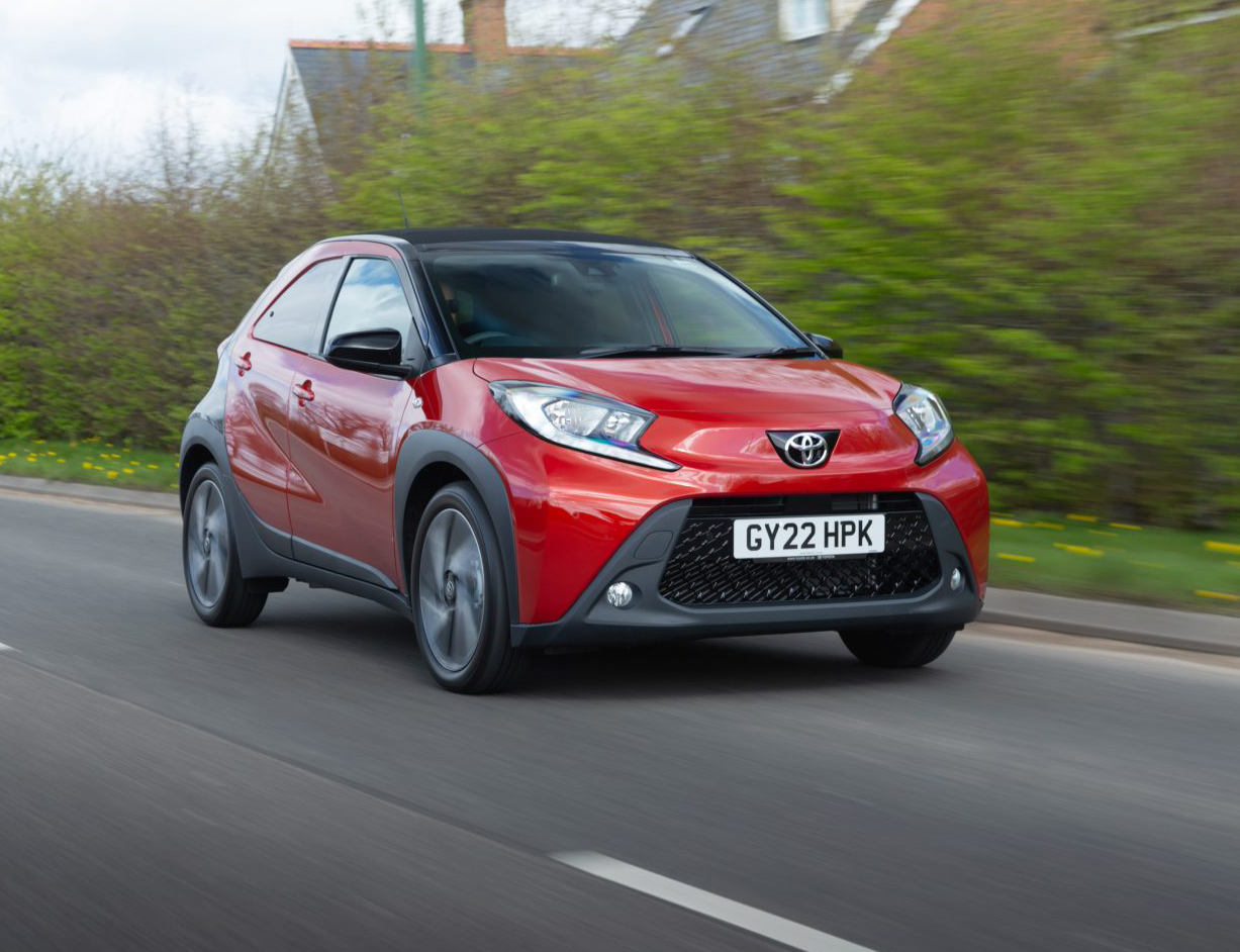 a car toyota picture.jpg